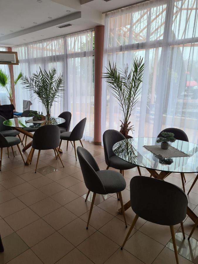 Hotel Paris Relax Zone Μπαλτσίκ Εξωτερικό φωτογραφία
